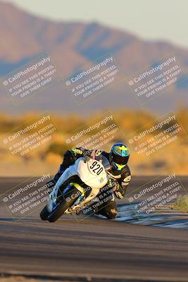 media/Jan-21-2023-CVMA (Sat) [[b9eef8ba1f]]/Race 13 500 Supersport-350 Supersport/